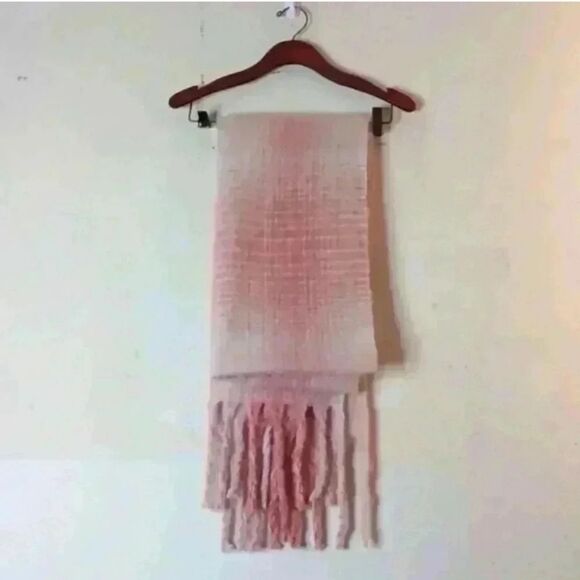 STEVE MADDEN Soft Pink & White Check Scarf - Picture 2 of 7